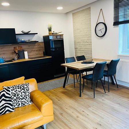 Ferienwohnung Wohnen An Der Voeckla Vocklamarkt Exterior foto